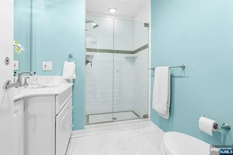 37 Hemlock Road Livingston NJ 07039