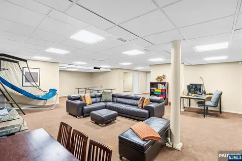 37 Hemlock Road Livingston NJ 07039