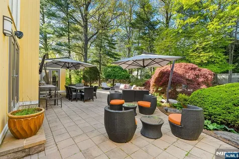 37 Hemlock Road Livingston NJ 07039
