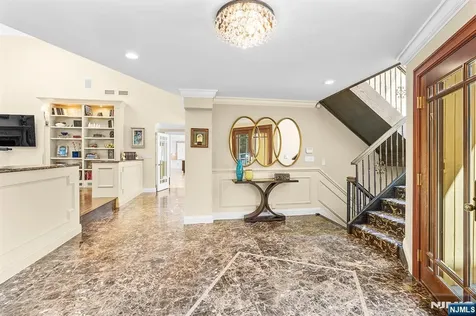 37 Hemlock Road Livingston NJ 07039