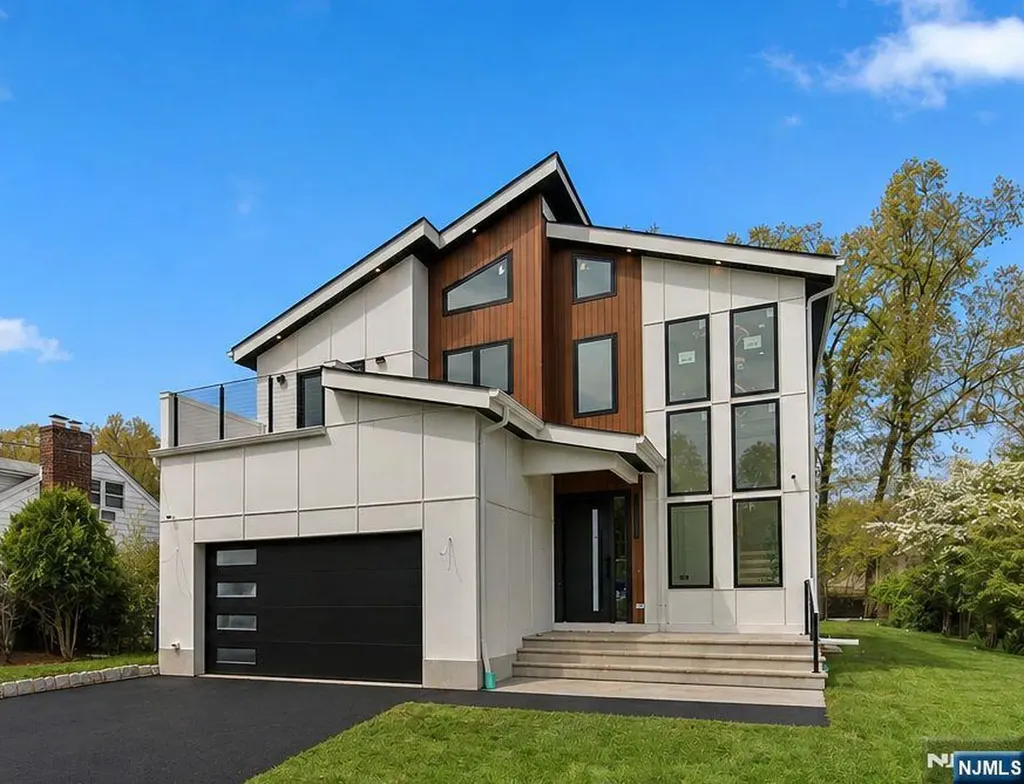 52 Congressional Parkway Livingston NJ 07039