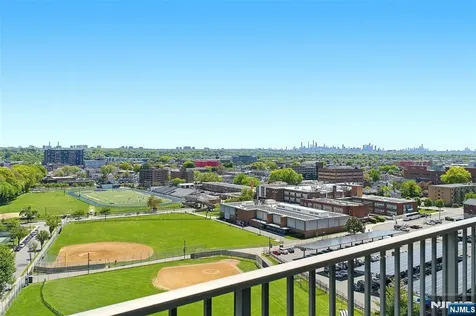 160 Overlook Avenue Hackensack NJ 07601
