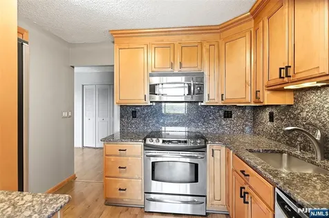 160 Overlook Avenue Hackensack NJ 07601