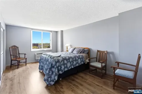 160 Overlook Avenue Hackensack NJ 07601