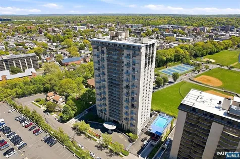 160 Overlook Avenue Hackensack NJ 07601