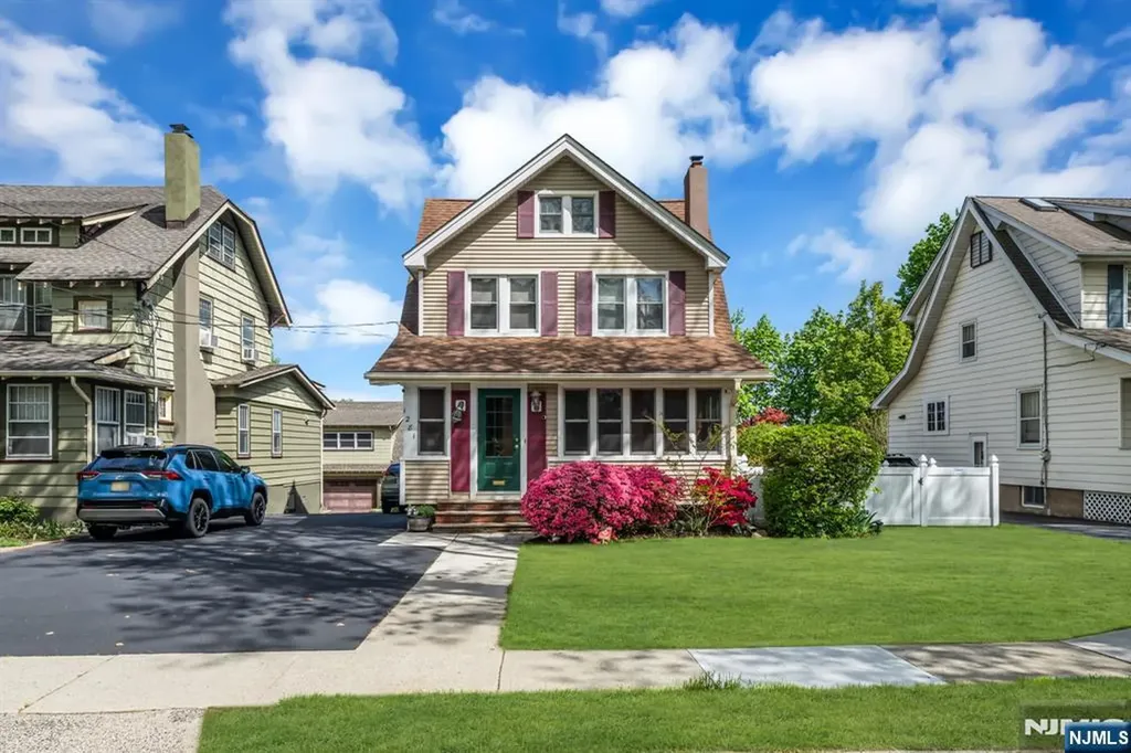 1281 Longfellow Avenue Teaneck NJ 07666