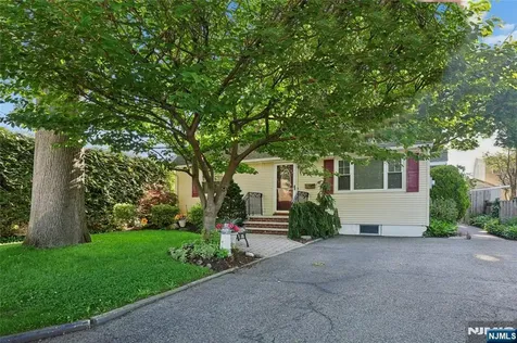 15 Congress Street Dumont NJ 07628