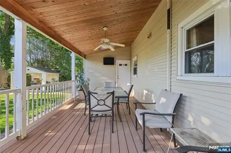 15 Congress Street Dumont NJ 07628