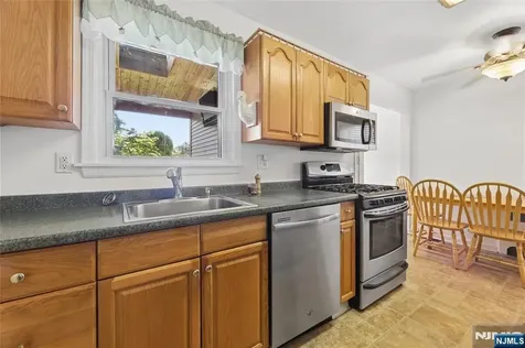 15 Congress Street Dumont NJ 07628