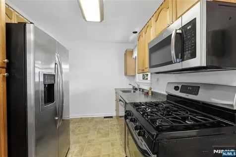 15 Congress Street Dumont NJ 07628