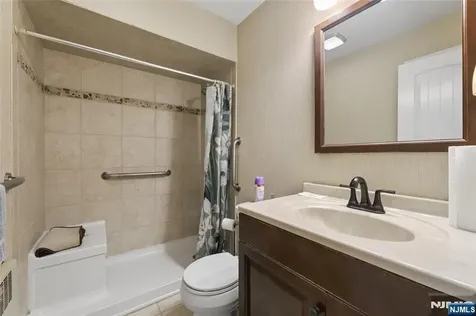 15 Congress Street Dumont NJ 07628