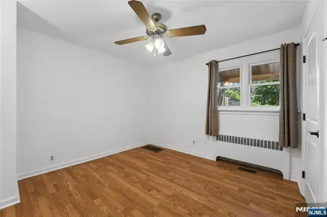 15 Congress Street Dumont NJ 07628