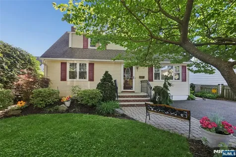 15 Congress Street Dumont NJ 07628