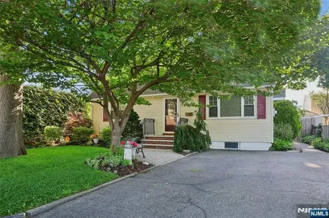 15 Congress Street Dumont NJ 07628