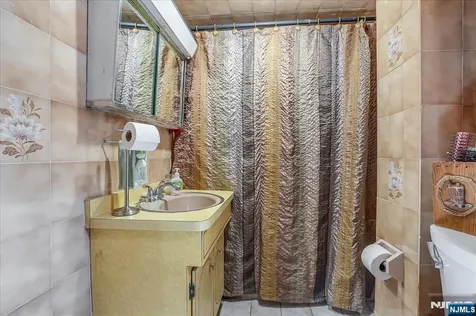 43 Maitland Place Garfield NJ 07026