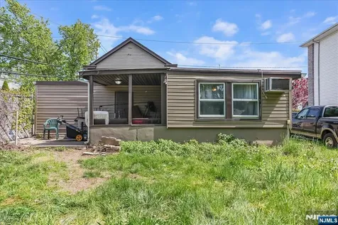 43 Maitland Place Garfield NJ 07026