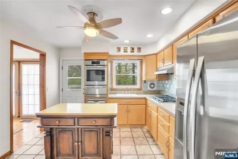 12 Stafford Drive Wanaque NJ 07465