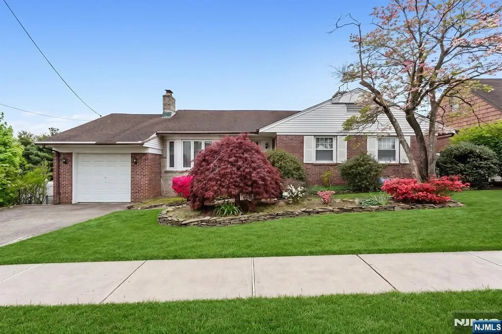 40 17th Avenue Elmwood Park NJ 07407