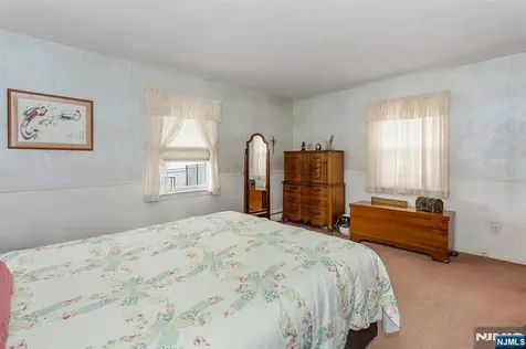 40 17th Avenue Elmwood Park NJ 07407