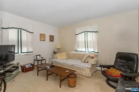 40 17th Avenue Elmwood Park NJ 07407