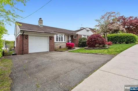 40 17th Avenue Elmwood Park NJ 07407