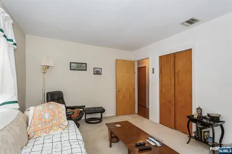 40 17th Avenue Elmwood Park NJ 07407