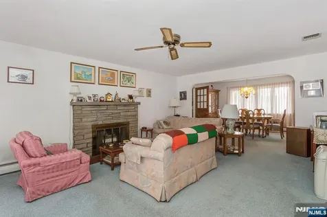 40 17th Avenue Elmwood Park NJ 07407