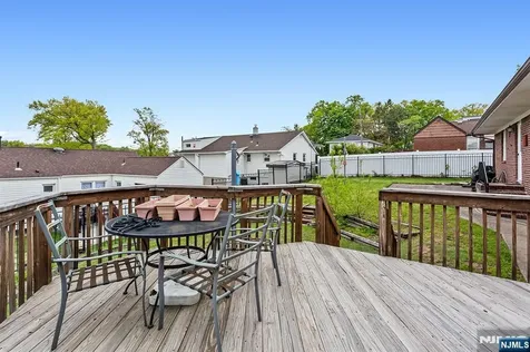 40 17th Avenue Elmwood Park NJ 07407