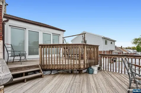 40 17th Avenue Elmwood Park NJ 07407