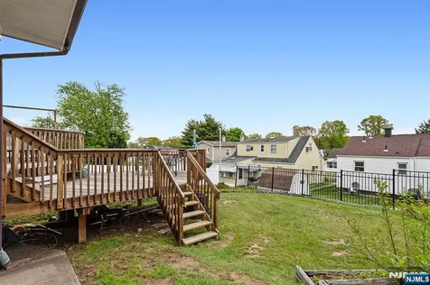 40 17th Avenue Elmwood Park NJ 07407