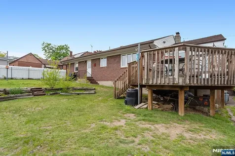 40 17th Avenue Elmwood Park NJ 07407