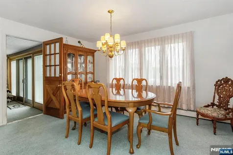 40 17th Avenue Elmwood Park NJ 07407