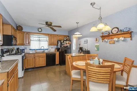 40 17th Avenue Elmwood Park NJ 07407