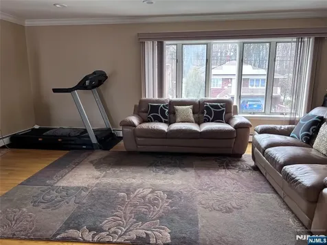 7 Spruce Street Elmwood Park NJ 07407