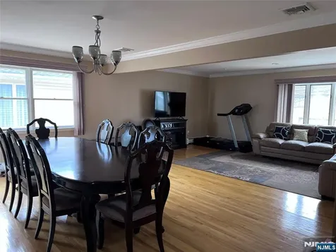 7 Spruce Street Elmwood Park NJ 07407