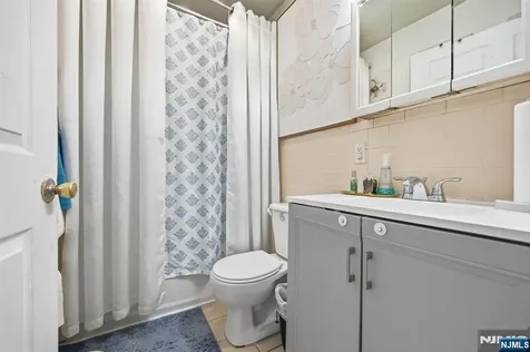 24 Johnson Avenue Newark NJ 07108
