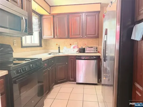 691 River Road Teaneck NJ 07666
