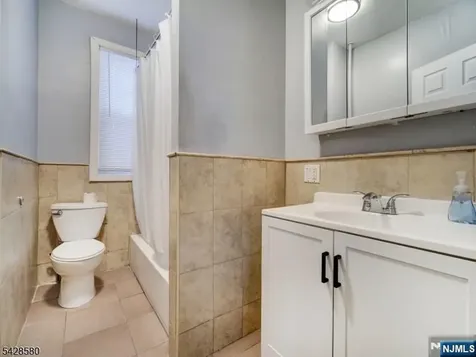 564 Sanford Avenue Newark NJ 07106