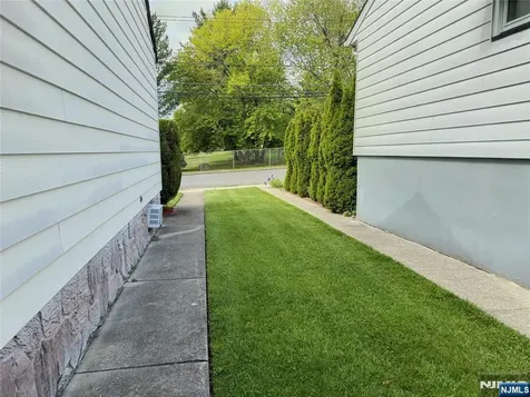 318 Cumberland Avenue Paterson NJ 07502