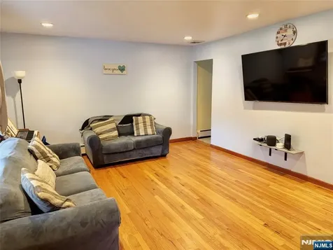 318 Cumberland Avenue Paterson NJ 07502
