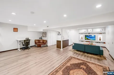 247 Glenwood Avenue Leonia NJ 07605
