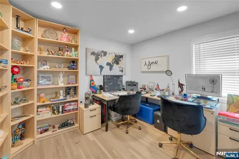 170 Tenafly Road Englewood NJ 07631