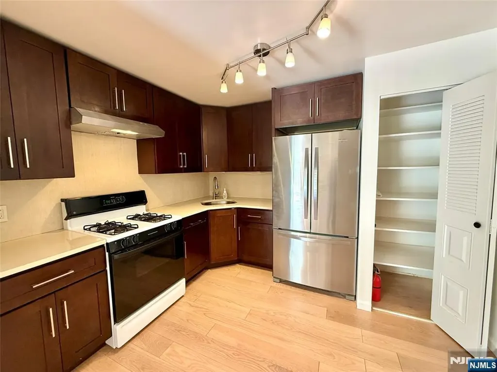 901 Tuliptree Court Mahwah NJ 07430