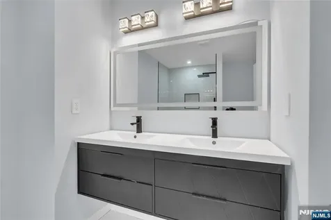 76 Point View Parkway Wayne NJ 07470