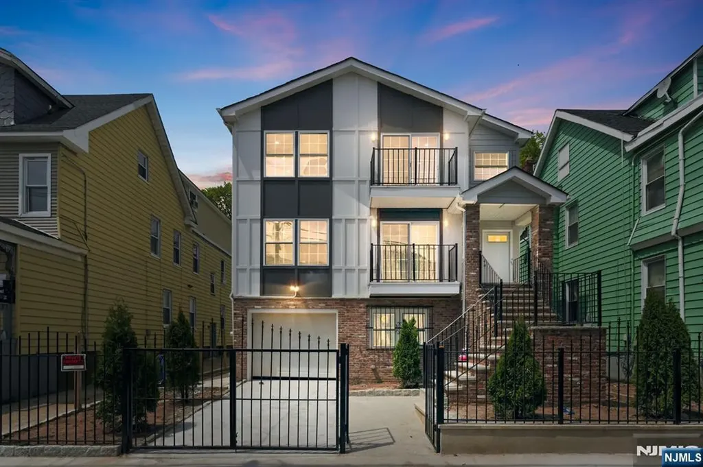 271-273 Schley Street Newark NJ 07112