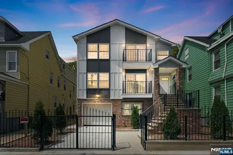 271-273 Schley Street Newark NJ 07112