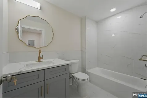 271-273 Schley Street Newark NJ 07112