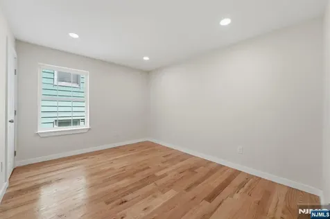 271-273 Schley Street Newark NJ 07112