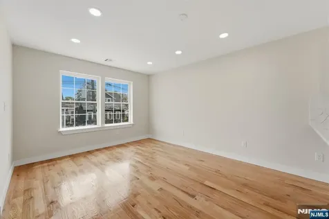 271-273 Schley Street Newark NJ 07112
