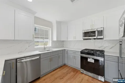 271-273 Schley Street Newark NJ 07112